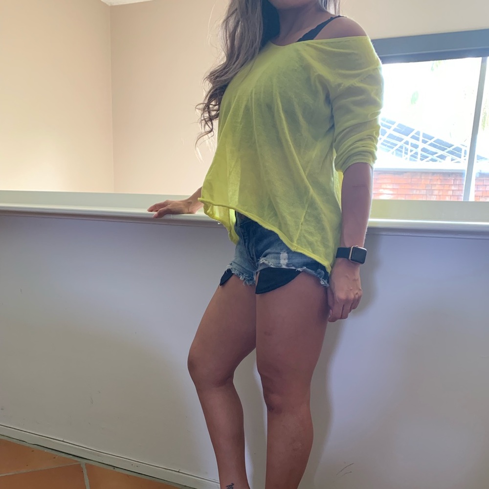 Cute blouse with open back